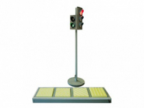 Электрифицированная модель транспортного и пешеходного светофоров на стойке и основании с "Виртуальным учителем" и с панелью образцами тактильной тротуарной плитки для слепых и слабовидящих пешеходов - «globural.ru» - Ростов-на-Дону